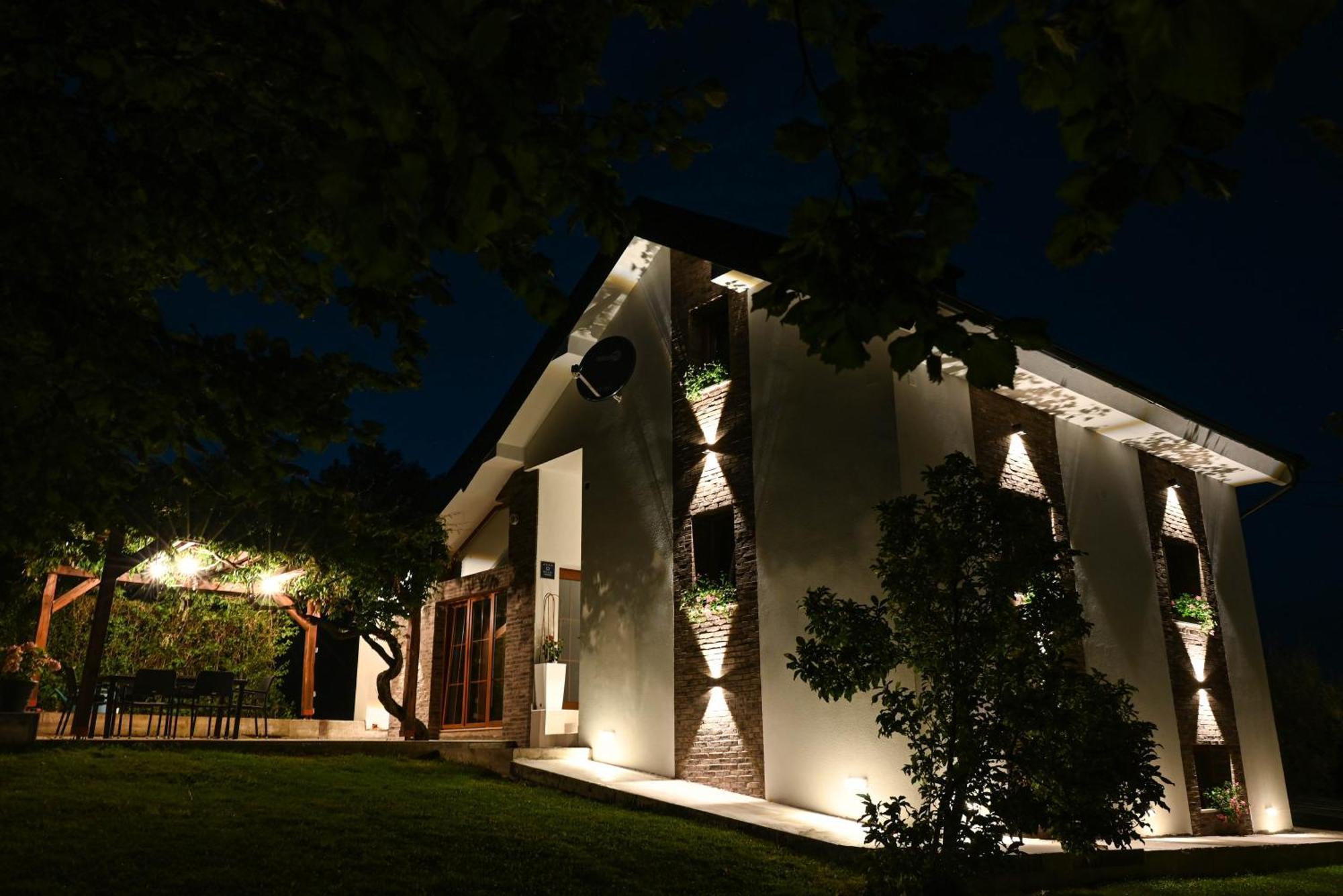House Wisteria * Rakovica